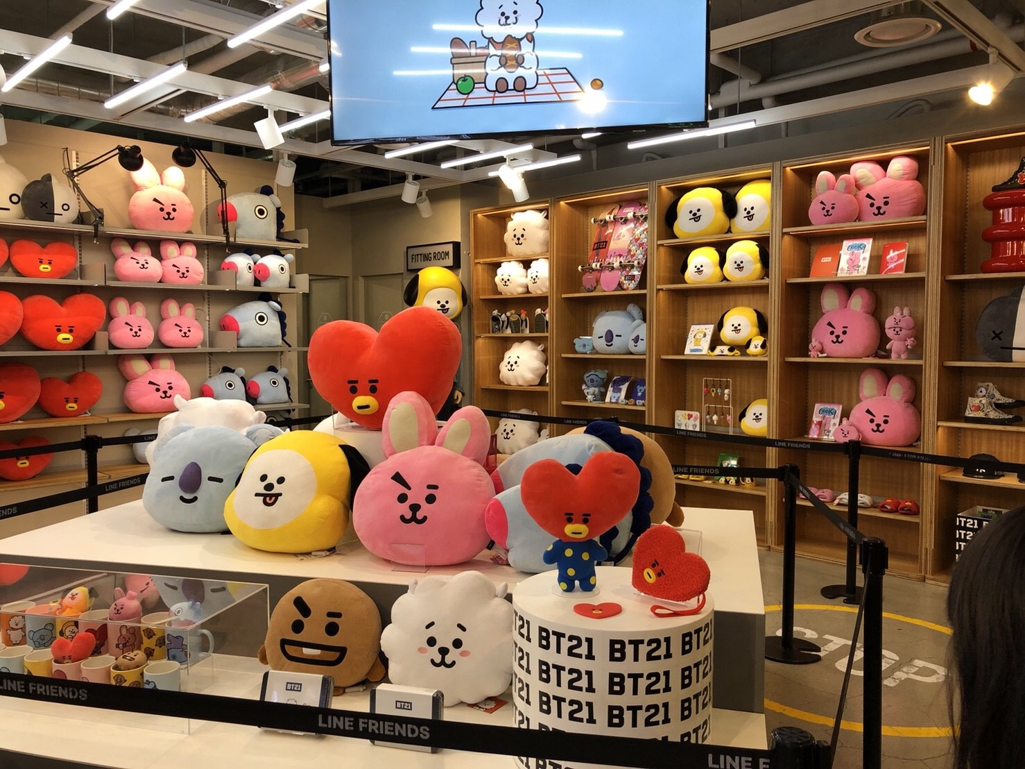 防弾少年団のbt21グッズはソウルのどこで買える カフェや販売期間は Tmi Korea News